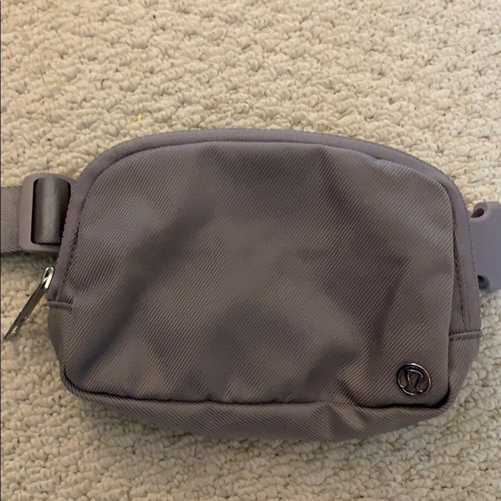 Lululemon Everywhere Belt Bag
